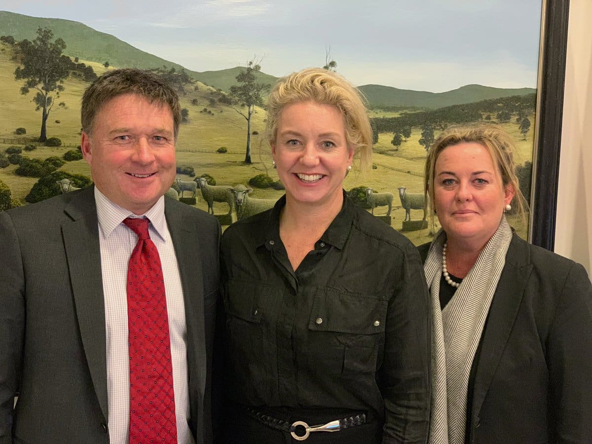 Woolproducers Ed Storey With Bridget Mckenzie And Jo Hall 19 Sheep Central